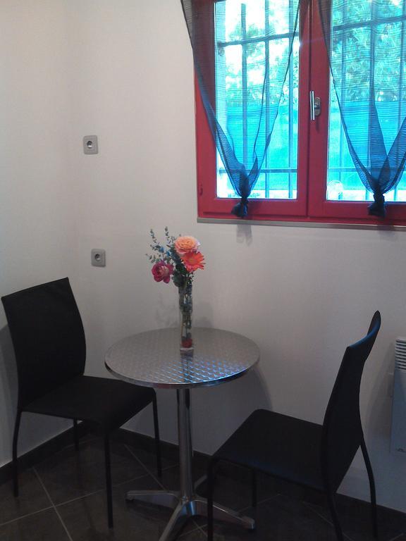 Dolce Casa Bed & Breakfast Sainte-Foy-lès-Lyon Rom bilde